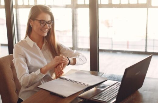 Frauen in der Finanzwelt: Chancen, Herausforderungen und der Weg zur Gleichstellung